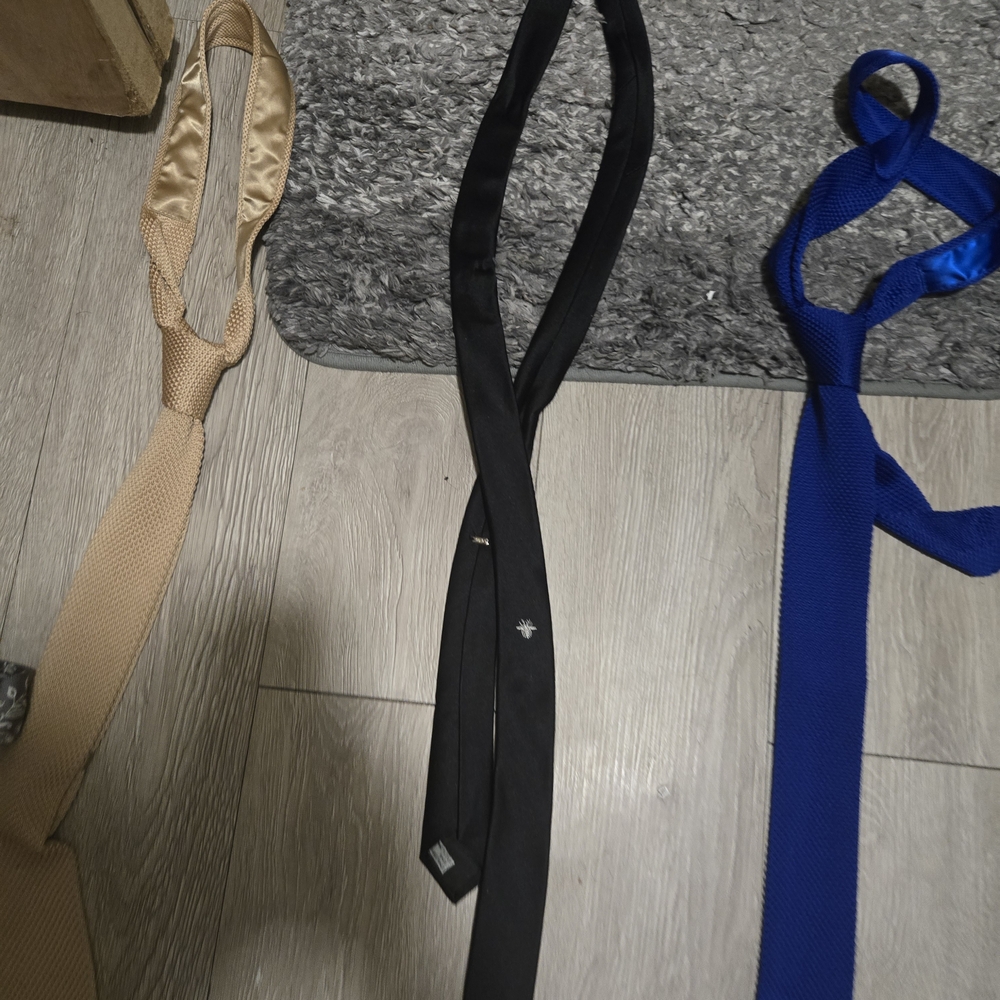Guess Men's Knit Tie in Royal Blue - Picture 10 of 15